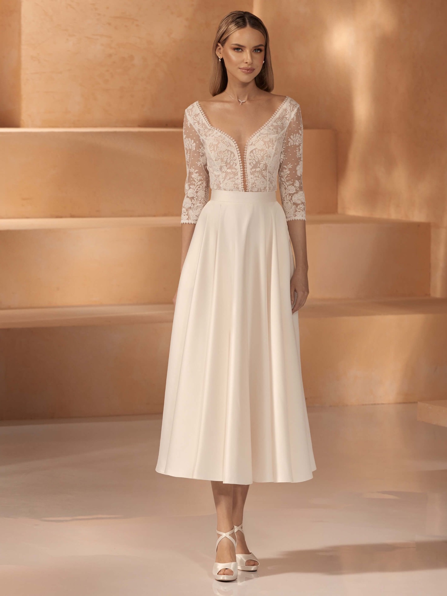 ohne Rock, ohne Schuhe, ohne Schmuck