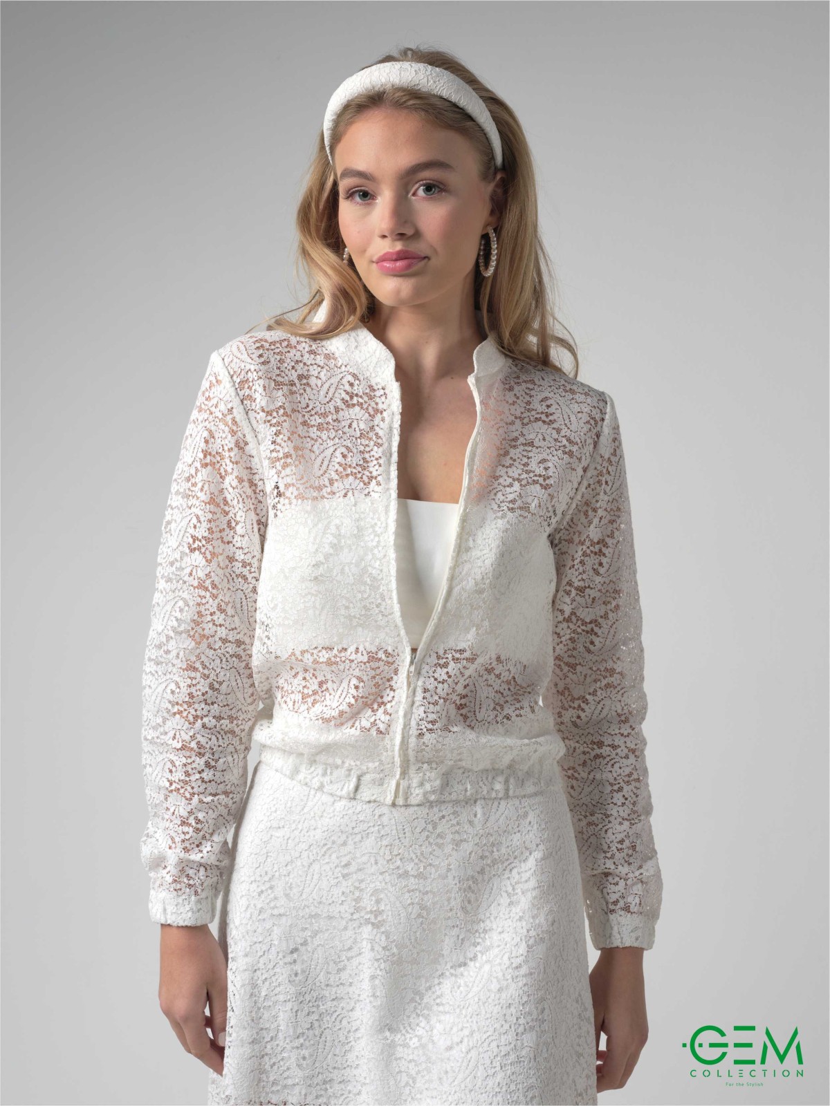 ohne Haarschmuck, ohne Rock, ohne Schmuck, ohne Bandeau